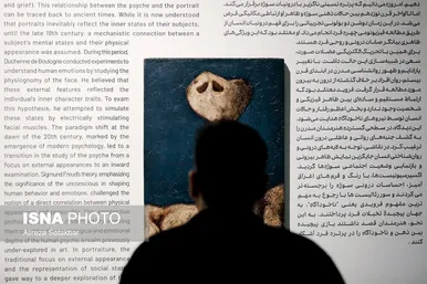 عکس‌هایی از نمایشگاه «چشم در چشم: پرتره در هنر مدرن و معاصر»