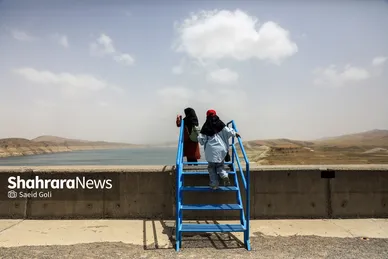 لب‌های خشکِ سدِ دوستی