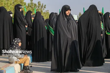 گزارش تصویری | رژه ۲۰ هزار نفری بسیجیان به مناسبت هفته بسیج در مشهد