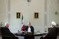 نشست سران قوا به میزبانی پزشکیان برگزار شد (۳۰ فروردین ۱۴۰۴)