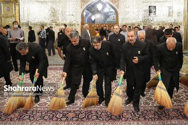 آیین جاروکشی حرم مطهر رضوی
