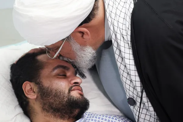 نمایندگان رهبر معظم انقلاب به دیدار شماری از جانبازان رفتند