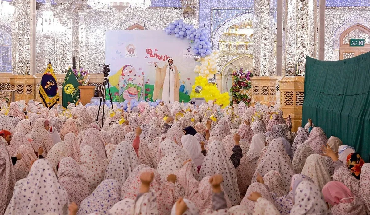 جشن تکلیف ۲ هزار دختر مشهدی در حرم مطهر رضوی برگزار شد