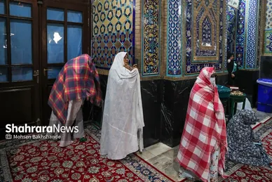 آیین معنوی اعتکاف در حرم امام رضا (ع)