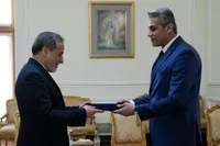 سفیر جدید عراق استوارنامه خود را تقدیم عراقچی کرد
