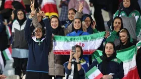 استقبال بی&zwnj;نظیر بانوان اراکی برای تماشای فوتبال