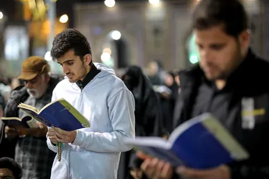 مراسم احیاء شب ۱۹ ماه رمضان در حرم مطهر رضوی
