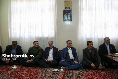 گزارش تصویری | دیدار شهردار مشهد مقدس با خانواده شهید «عیسی علیپور»