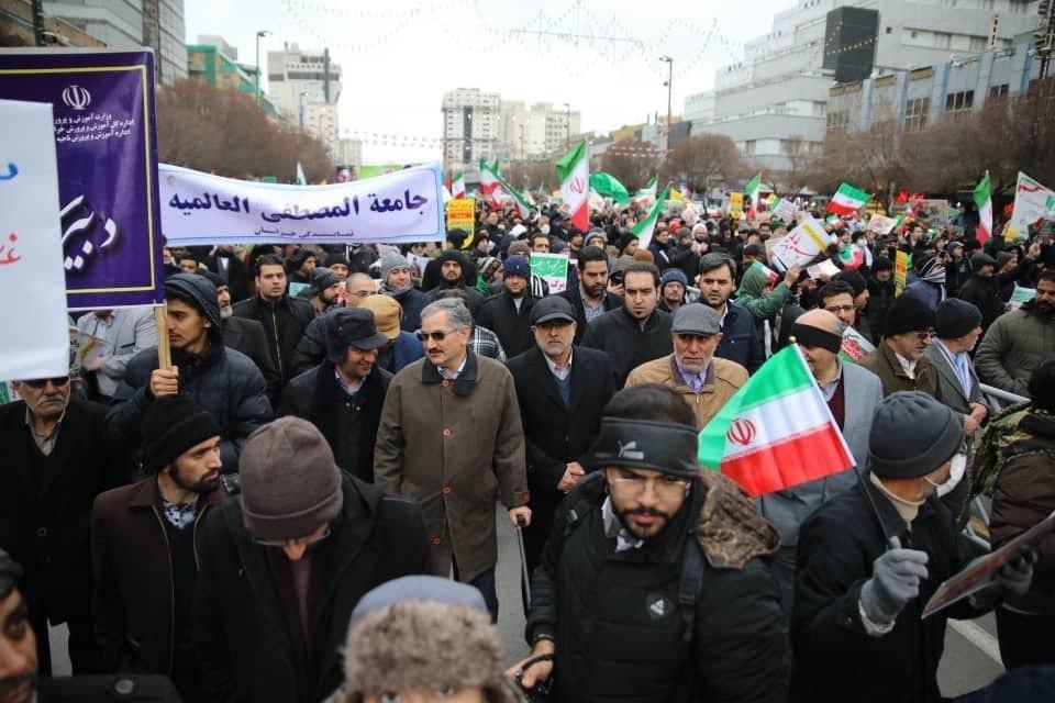 آغاز چهل و یکمین حضور پرشور مردم انقلابی مشهد در راهپیمایی ۲۲ بهمن