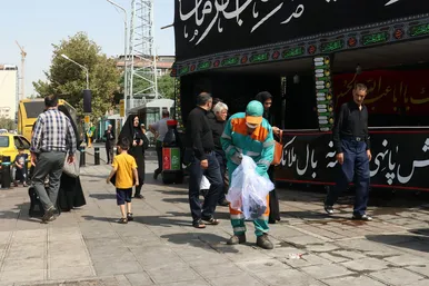 خدمات رسانی معاونت خدمات شهری شهرداری مشهد به عزاداران حسینی در روز تاسوعا