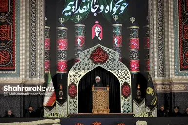 گزارش تصویری | آئین سنتی خطبه خوانی شب عاشورا در حرم مطهر رضوی