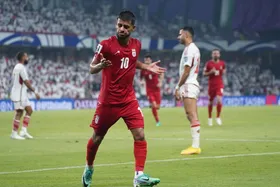 ازدحام بیرون ورزشگاه شهر العین برای ملاقات با ملی&zwnj;پوشان فوتبال ایران (۲۰ شهریور ۱۴۰۳)