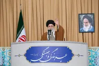 سه قاب از آخرین حضور رهبر شهید انقلاب اسلامی در مصلی امام خمینی (ره) تهران | اللّٰهُمَّ أَهْلَ الْکِبْرِیاءِ وَالْعَظَمَةِ