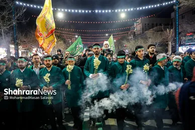 گزارش تصویری | گلباران حرم مطهر امام‌رضا(ع) در شب میلاد حضرت جوادالائمه(ع) (۲۱ دی ۱۴۰۳)