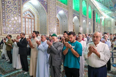 نماز عید قربان در حرم مطهر رضوی