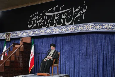 گزارش تصویری | سخنرانی رهبر معظم انقلاب در مراسم عزاداری شهادت امام رضا(ع)