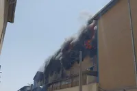 آتش‌سوزی ۳ کارخانه در جاده دماوند| استفاده از بالگرد برای مهار آتش + فیلم و تصاویر