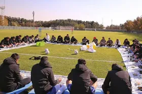 اقدام غیرحرفه&zwnj;ای کی&zwnj;روش وسط زمین تمرین تیم ملی+عکس