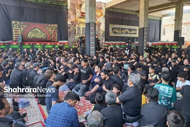 ظهر عاشورا در هیئت قندهاری‌های مشهد