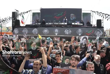 عکس‌هایی از انتظار مردم در خیابان امام‌رضا(ع)