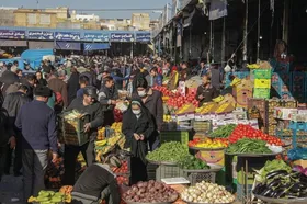 قیمت امروز میوه و صیفی&zwnj;جات در مشهد (۳۰ فروردین ۱۴۰۴) | توت&zwnj;فرنگی، کیوی و نارنگی، گران&zwnj;ترین میوه&zwnj;ها