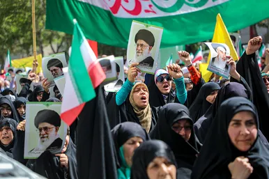راهپیمایی ضدصهیونیستی نمازگزاران مشهدی و حمایت از عملیات وعده صادق سپاه