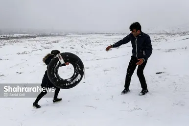 گزارش تصویری | تیوب‌سواری و برف‌بازی مشهدی‌ها (۲۱ بهمن ۱۴۰۳)