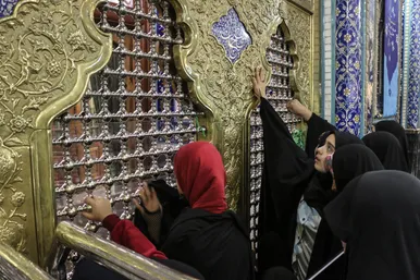 حرم مطهر امام رضا (ع) در نیمه شعبان