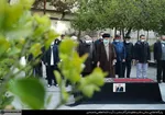 اقامه نماز رهبر معظم انقلاب بر پیکر عباس شیبانی | دکتر شیبانی به‌‎معنای واقعی کلمه مبارز و مشغول کار و تلاش بود + تصاویر