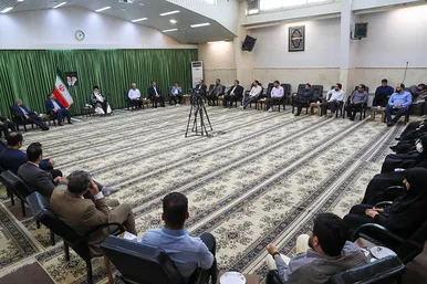 دیدار مسئولان و خبرنگاران شهرآرا با امام جمعه مشهد