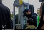 زیارت پدر در کرمان | حضور فرزندان بر مزار حاج قاسم سلیمانی + تصاویر