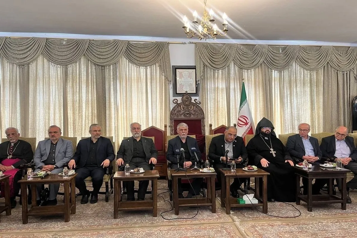 مراسم چهلم رهبر شهید انقلاب با حضور اقلیت‌های دینی برگزار شد