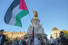 ویدئو | تصاویری جالب از اعتراضات مردم فرانسه با پرچم فلسطین (۱۹ مهر ۱۴۰۵)