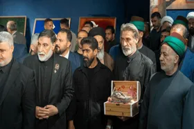 استقبال گرم عراقی&zwnj;ها از خانواده شهدای مدرسه میناب در کربلا + فیلم