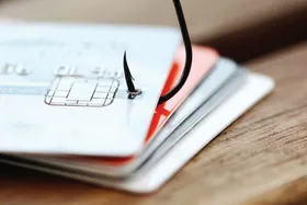 فیشینگ اطلاعات پشت دیوار فریب