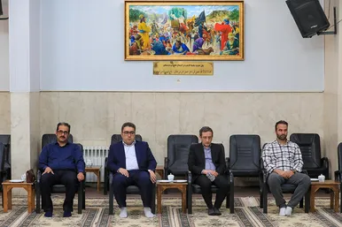 دیدار مسئولان و خبرنگاران شهرآرا با امام جمعه مشهد