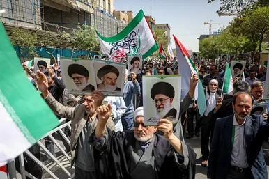 راهپیمایی ضدصهیونیستی نمازگزاران مشهدی و حمایت از عملیات وعده صادق سپاه