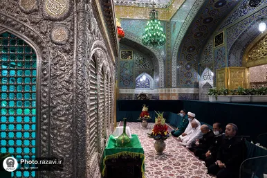 غبارروبی ضریح مطهر رضوی به مناسبت دهه کرامت
