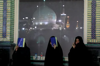 مراسم احیاء شب ۱۹ ماه رمضان در حرم مطهر رضوی