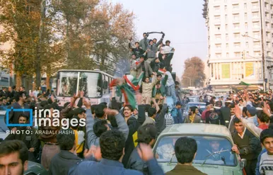 ۸ آذر ۱۳۷۶ روزی که ایران خندید