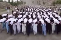 فیلمی غم‌انگیز از تشییع جان باختگان در زلزله افغانستان
