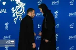 تصاویر نوید محمدزاده و فرشته حسینی در فوتوکال و نشست رسانه‌ای فیلم «دسته دختران»