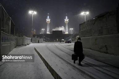 بارش برف زمستانی در حرم مطهر رضوی