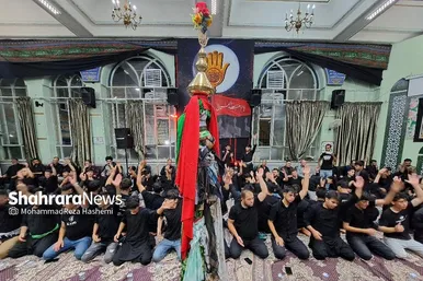 عکس‌هایی از مراسم علم‌کِشی مهاجران افغانستانی در مشهد (۲۳ تیرماه ۱۴۰۳)