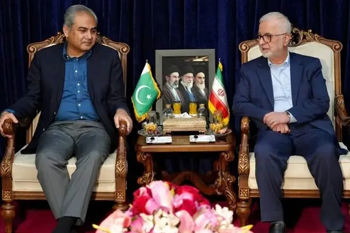 وزیر کشور در دیدار با همتای پاکستانی: هدف‌گذاری تجارت ۱۰ میلیارد دلاری ایران و پاکستان عملیاتی می‌شود