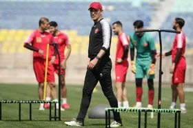 گل محمدی سنگ خودش را به سینه می&zwnj;زند یا بازیکنان را؟!
