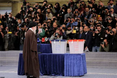 حضور رهبر معظم انقلاب در انتخابات مجلس شورای اسلامی و مجلس خبرگان رهبری