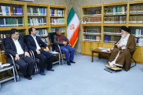 دیدار نماینده ولی&zwnj;فقیه در خراسان رضوی با وزیر کشاورزی مالزی | آیت&zwnj;الله علم&zwnj;الهدی: آغوش مشهد به روی دلدادگان اهل&zwnj;بیت (ع) از شرق آسیا باز است