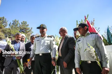 غبارروبی گلزار شهدای فراجا در مشهد