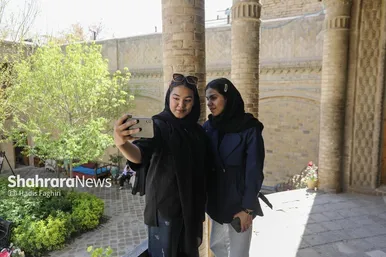 گزارش تصویری | مسافران نوروزی در خانه داروغه مشهد